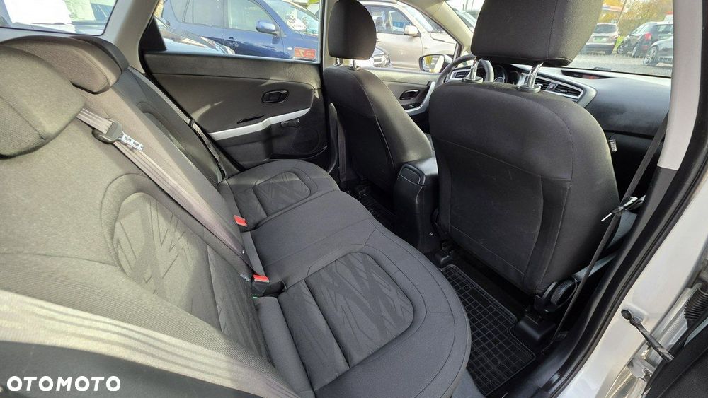 Kia Ceed - 24