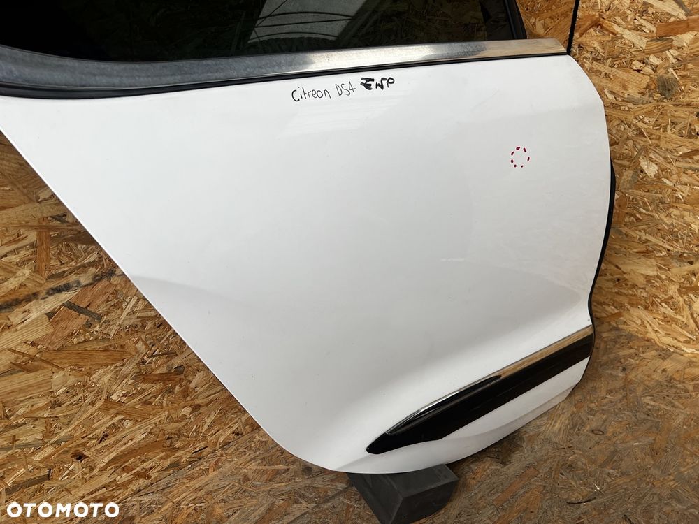 Drzwi TYLNE PRAWE prawy tył CITROEN DS4 I Kod lakieru: EWP - 8