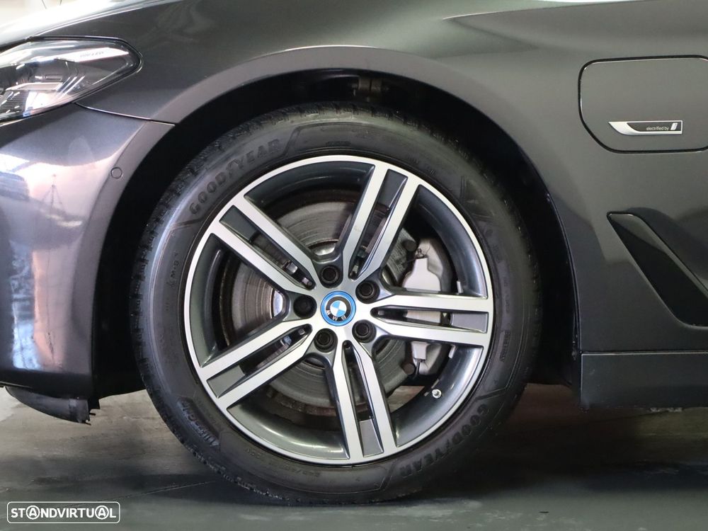 BMW 530 e Line Luxury - 6