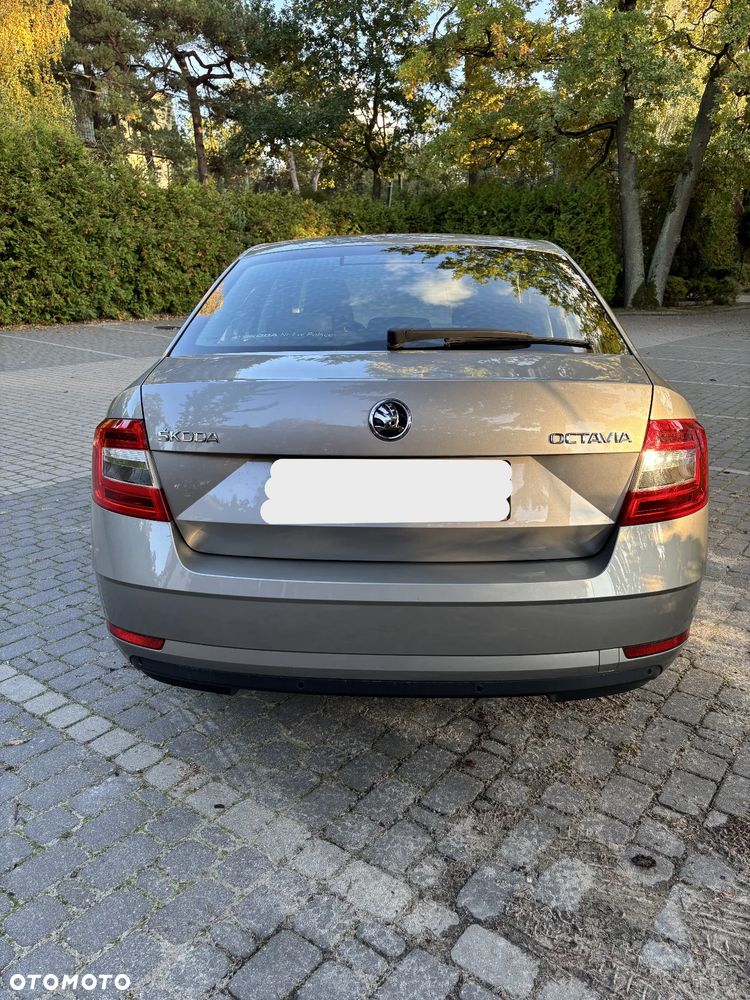 Skoda Octavia 1.6 TDI Style DSG - 9