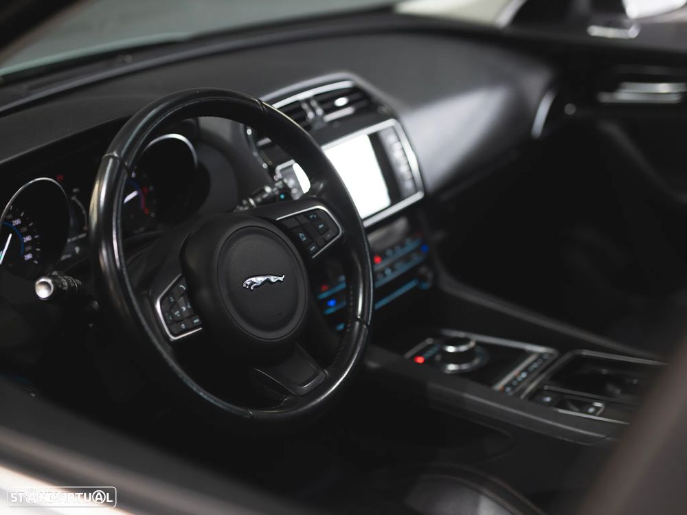 Jaguar F-Pace 2.0 i4D Prestige Aut. - 14