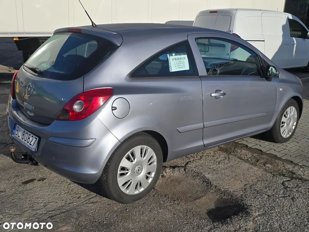 Opel Corsa 1.2 16V Cosmo - 3