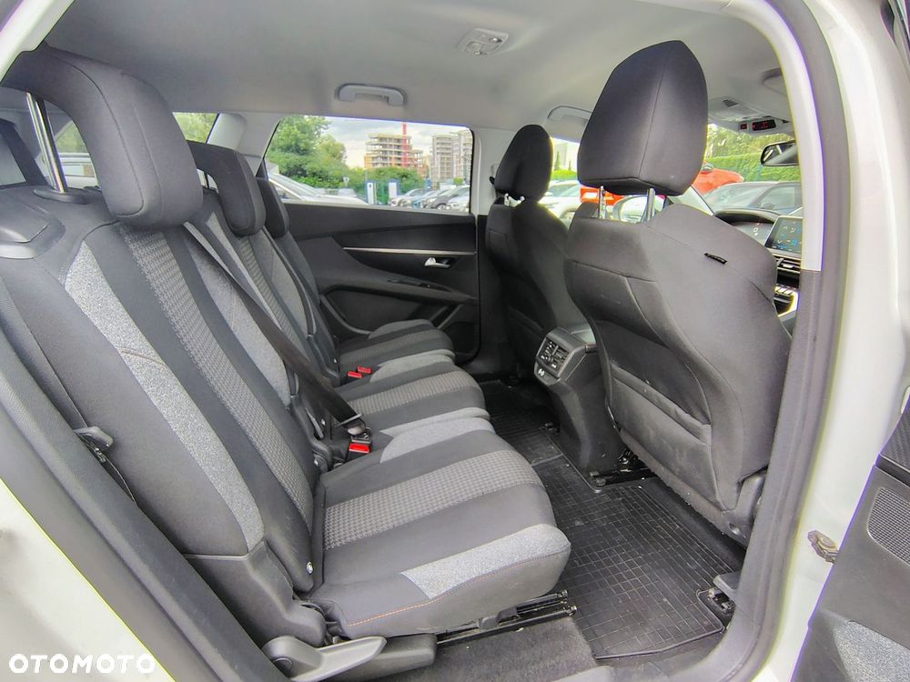Peugeot 5008 - 11