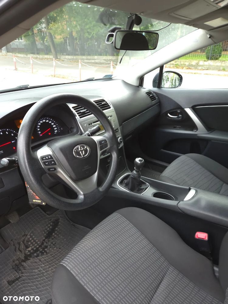 Toyota Avensis 1.8 Luna EU5 - 5