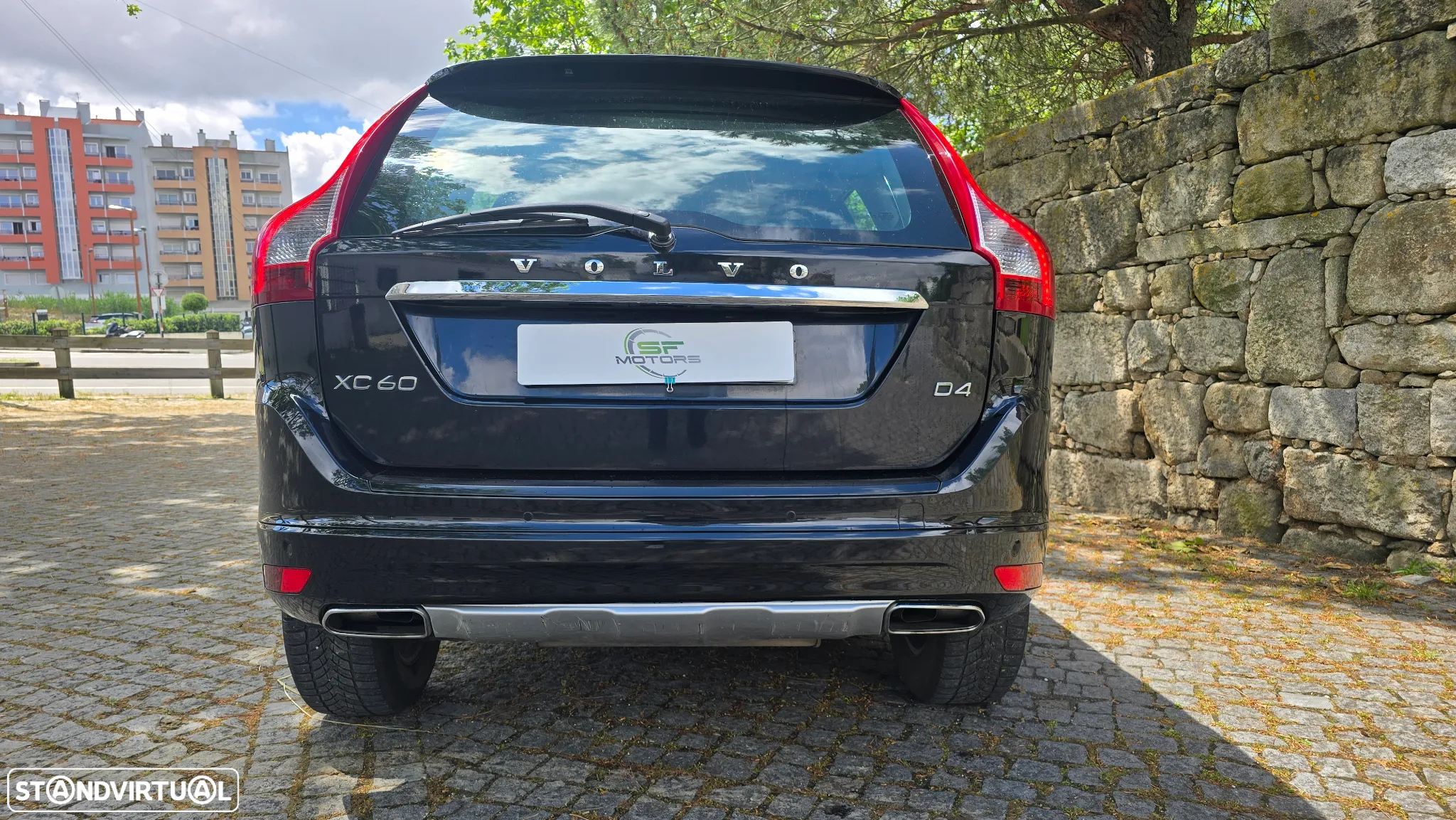 Volvo XC 60 2.0 D4 Momentum Geartronic - 11