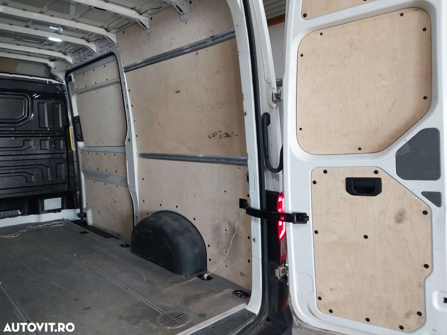 Volkswagen Crafter - 19