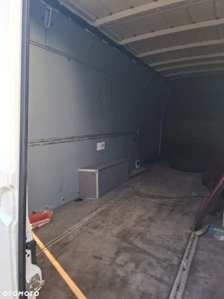 Mercedes-Benz Sprinter - 7