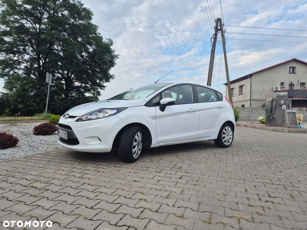 Ford Fiesta 1.25 Ambiente - 2