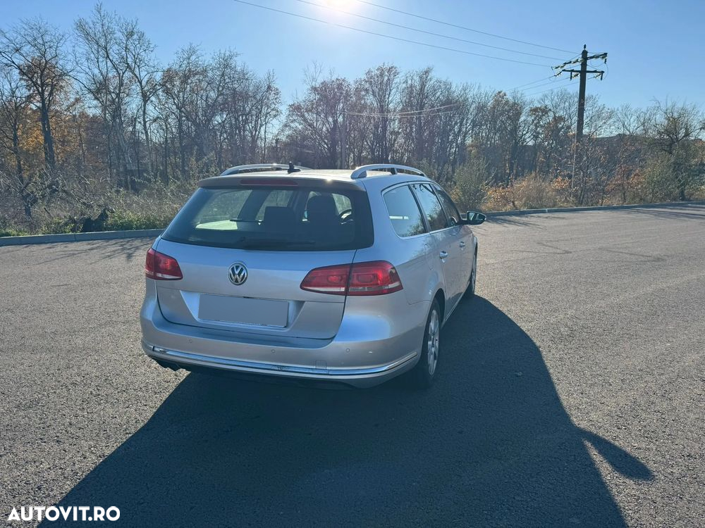 Volkswagen Passat - 4
