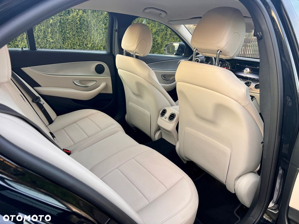Mercedes-Benz Klasa E 220 d 4-Matic 9G-TRONIC - 6