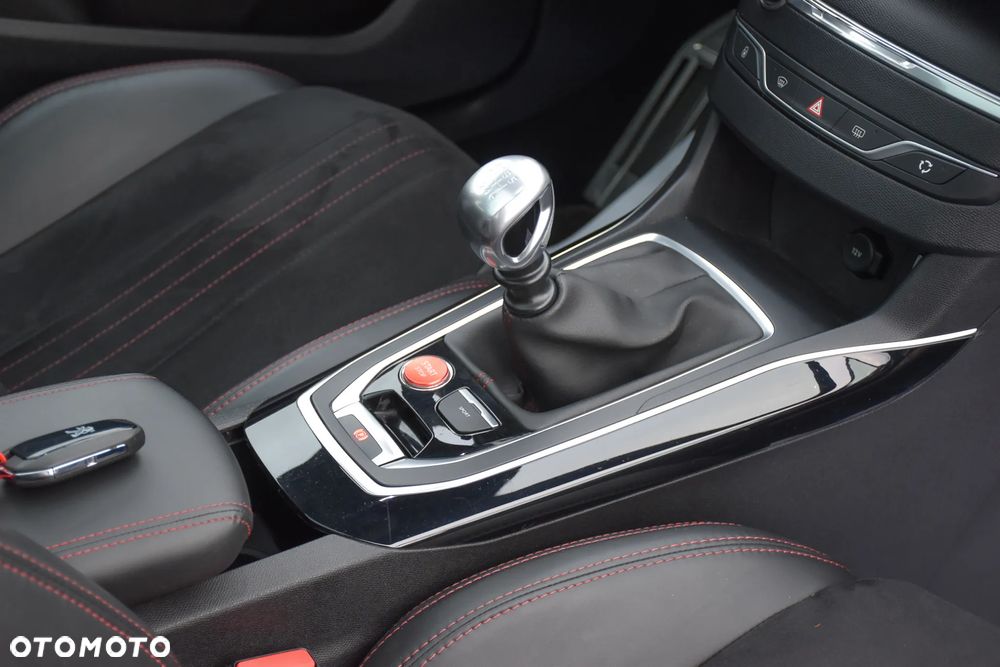 Peugeot 308 1.6 e-THP GT S&S - 29