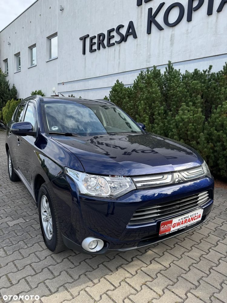 Mitsubishi Outlander 2.0 Invite + 2WD - 17
