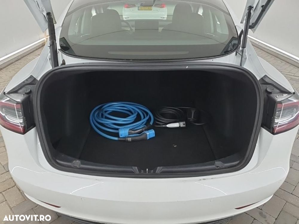 Tesla Model 3 - 16