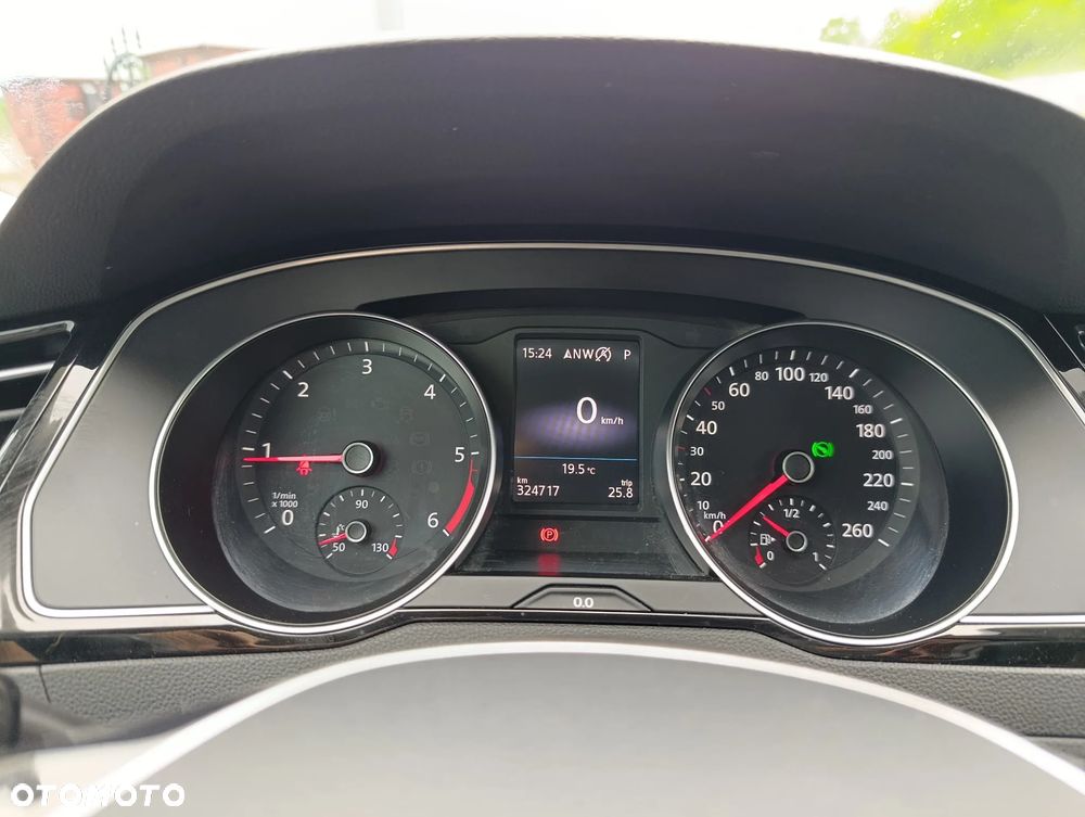 Volkswagen Passat 2.0 TDI SCR 4Motion DSG Elegance - 18