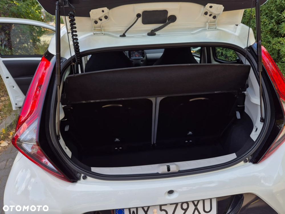 Toyota Aygo x.shift x-play connect - 16