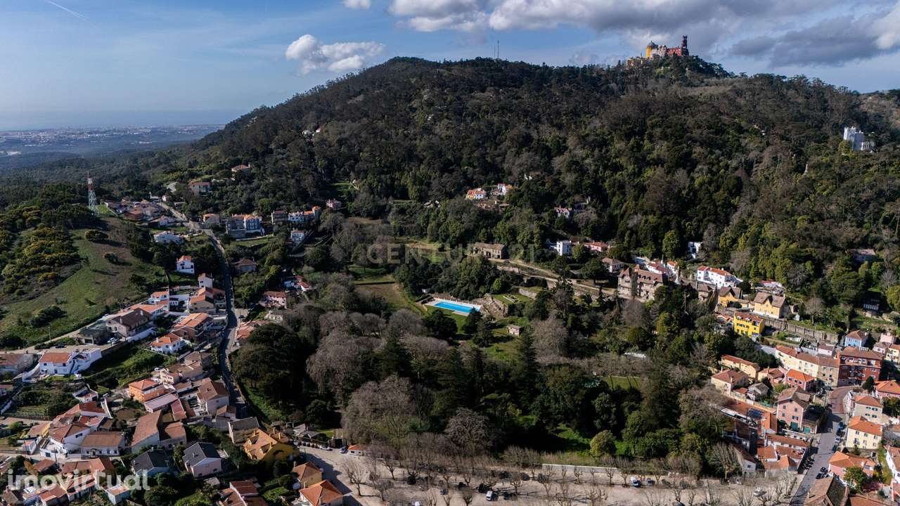 Moradia para Recuperação com Piscina e 11 Divisões em Sintra - Grande imagem: 2/5