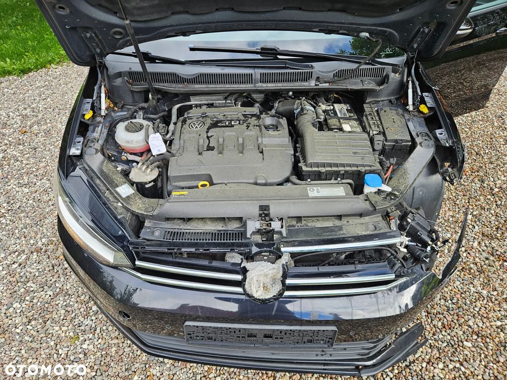 Volkswagen Touran 2.0 TDI SCR Comfortline - 19