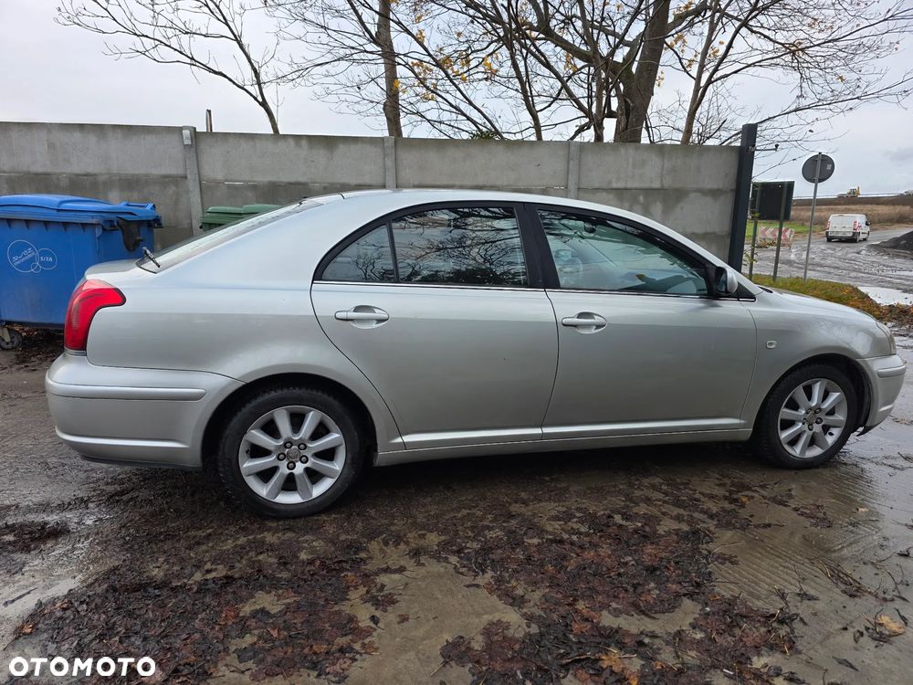 Toyota Avensis 2.0 VVT-i Prestige - 12