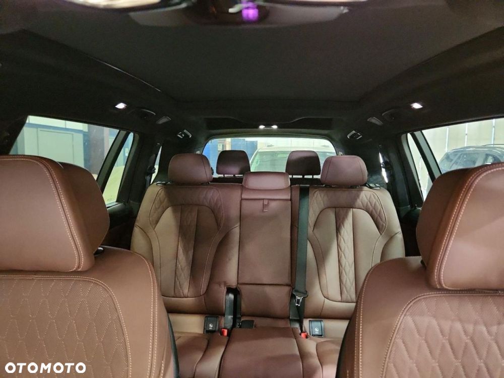 BMW X7 - 9
