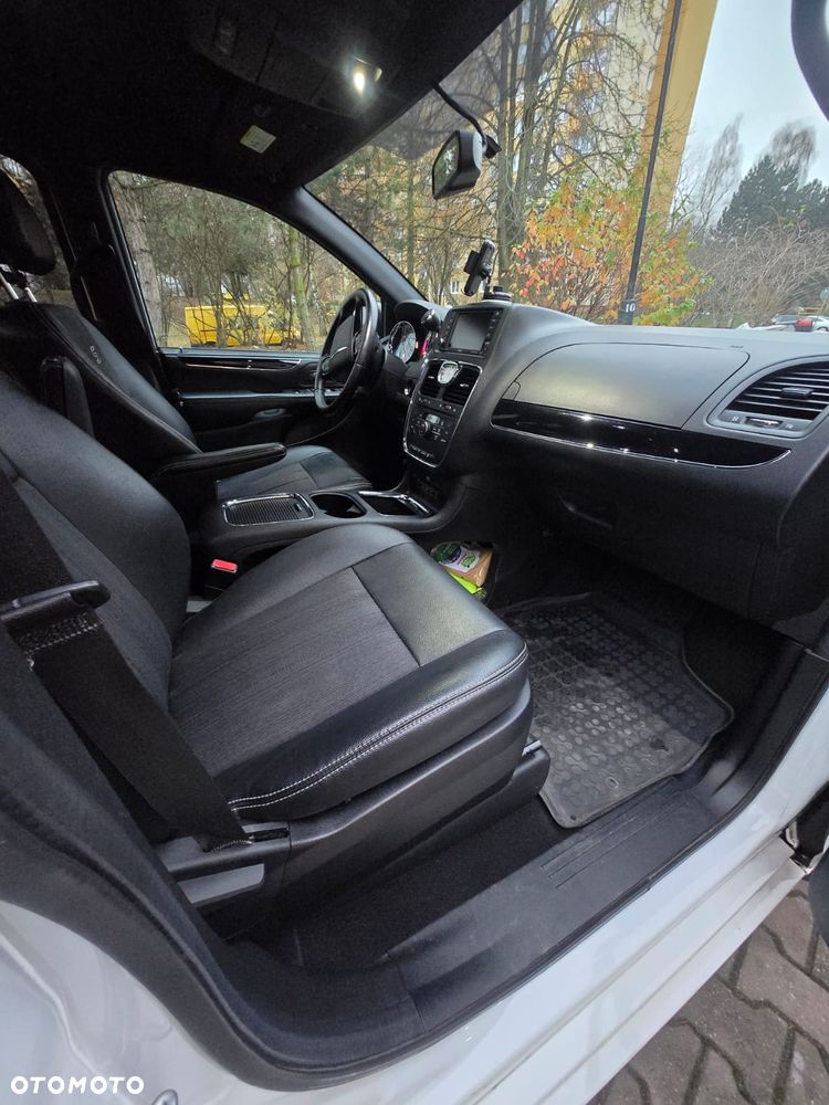 Chrysler Town & Country 3.6 Limited - 5