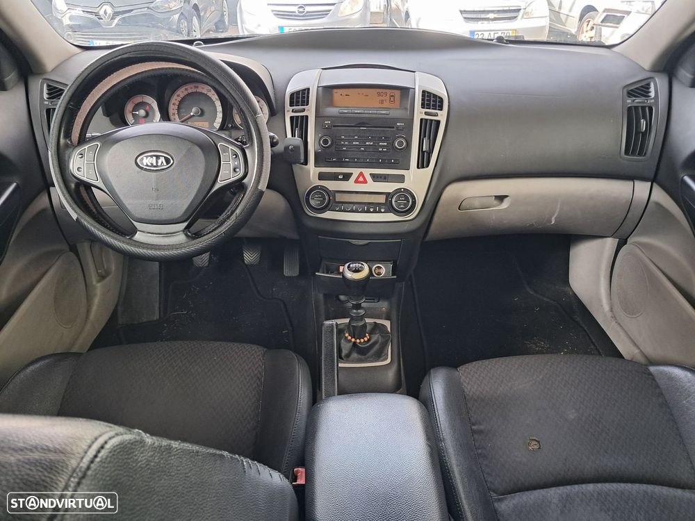 Kia Ceed 1.6 CRDi LX - 10