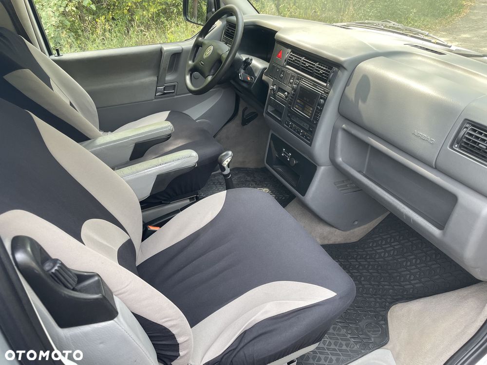 Volkswagen Multivan - 14