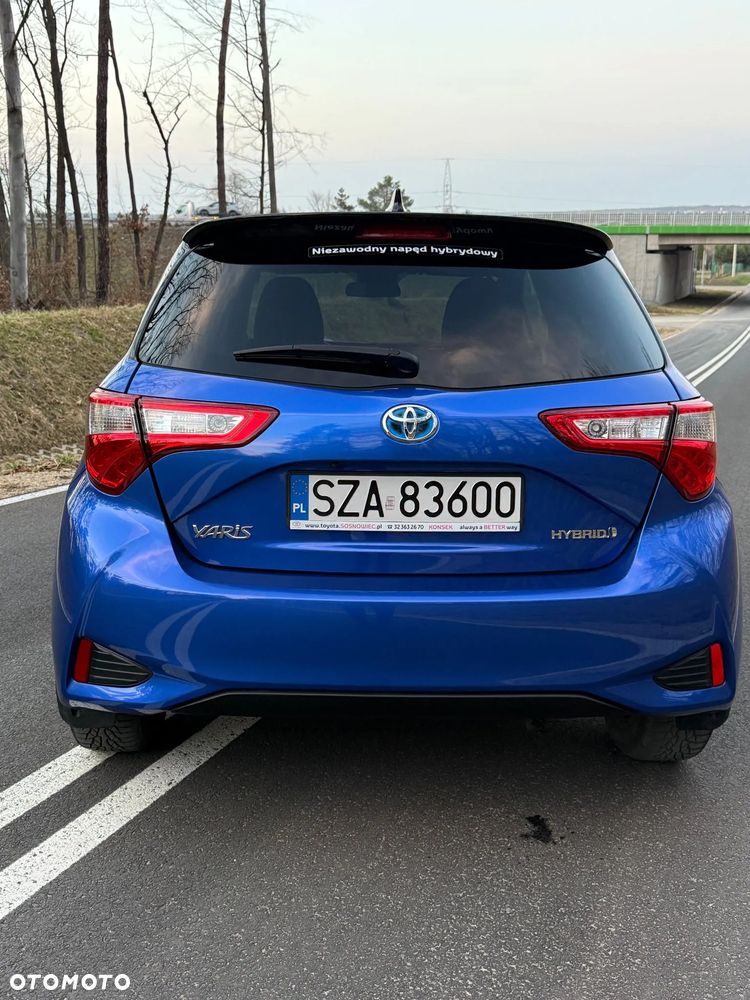 Toyota Yaris Hybrid 100 Selection Passion - 3