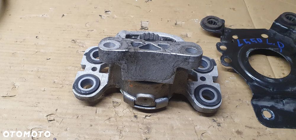 Łapa poduszka skrzyni biegów Land Rover Discovery Sport L550 2.0 D GJ32-7M121-AD - 4