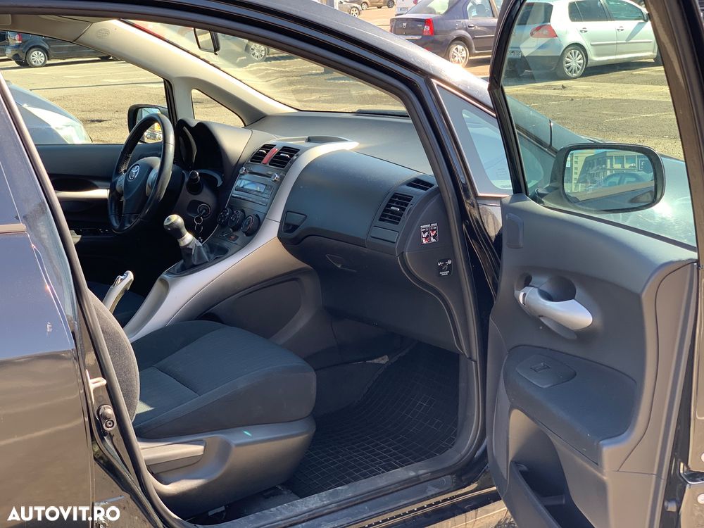 Toyota Auris 1.4 D-4D Luna - 6