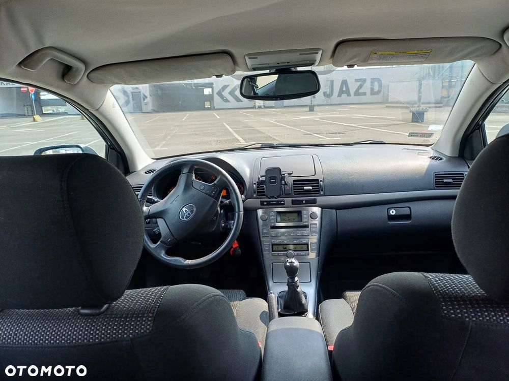 Toyota Avensis 2.0 D-4D - 10