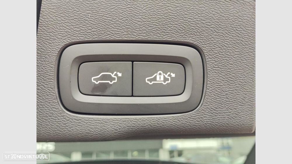 Volvo XC 60 2.0 T6 PHEV Black Edition AWD - 17