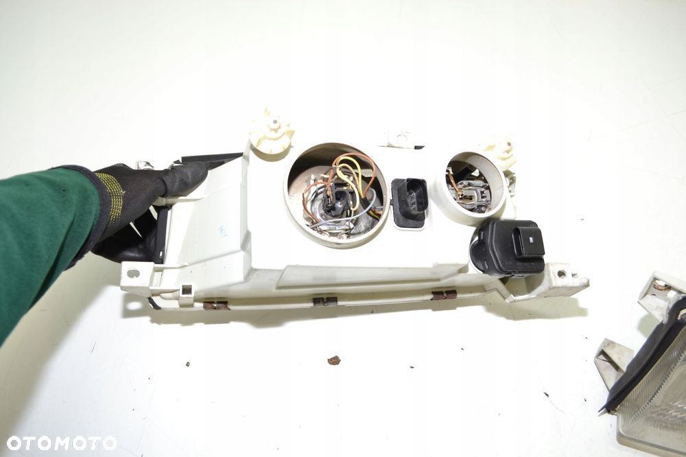 SKODA OCTAVIA I LAMPY PRZÓD REFLEKTORY LEWA PRAWA SOCZEWKA EUROPA 246085-00 - 7