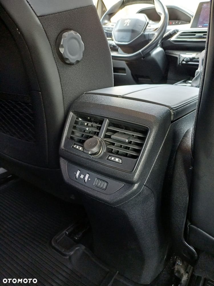 Peugeot 5008 1.2 PureTech Allure S&S - 10
