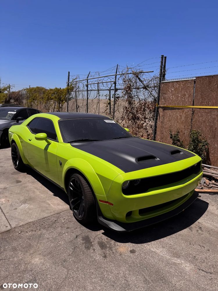 Dodge Challenger - 26