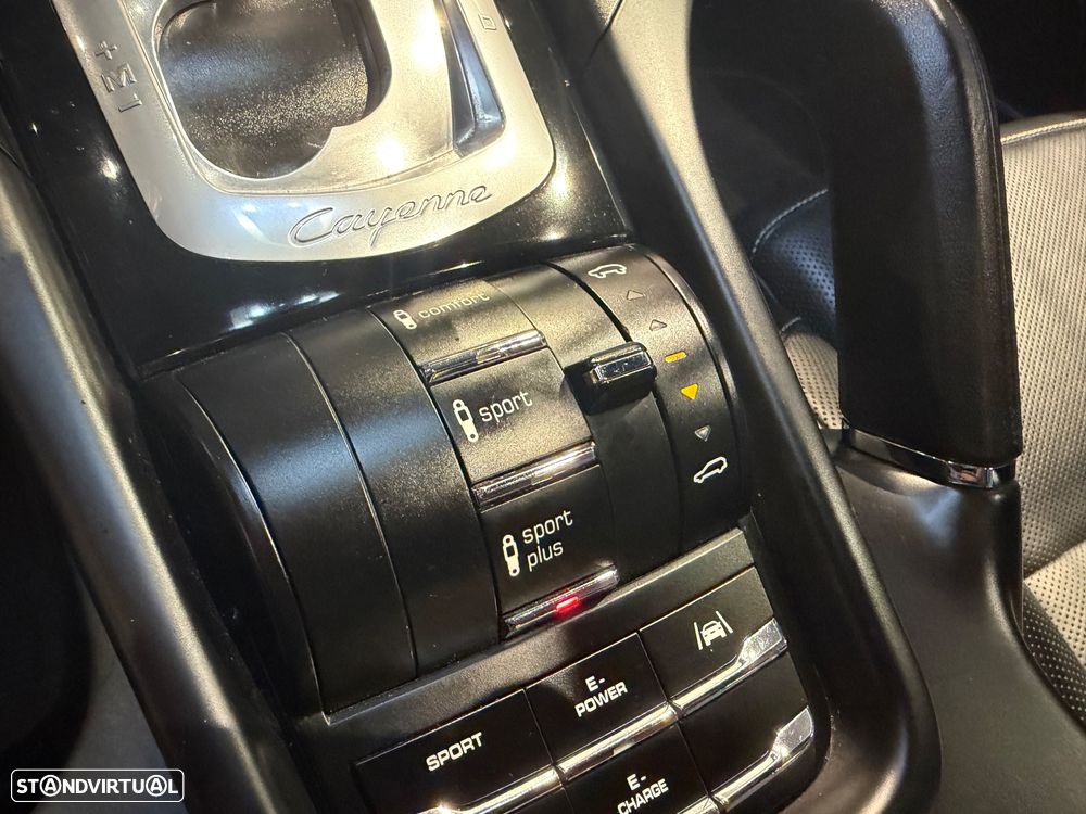 Porsche Cayenne S E-Hybrid Platinum Edition - 47
