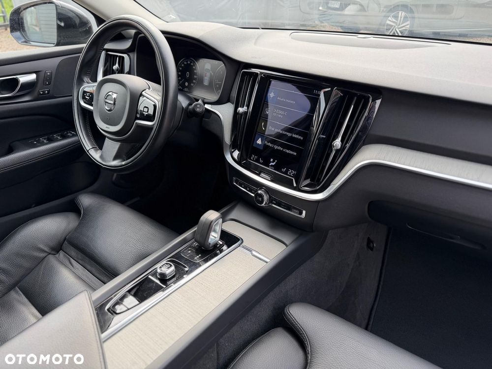 Volvo V60 Cross Country B4 D AWD Geartronic Pro - 24