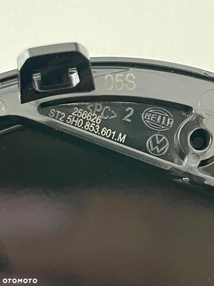 VW GOLF 8 VIII EMBLEMAT ZNACZEK LOGO POD RADAR NOWY - 5