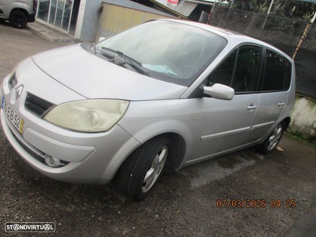 Renault Scénic ver-1-5-dci-dynamique-s-5l- - 2