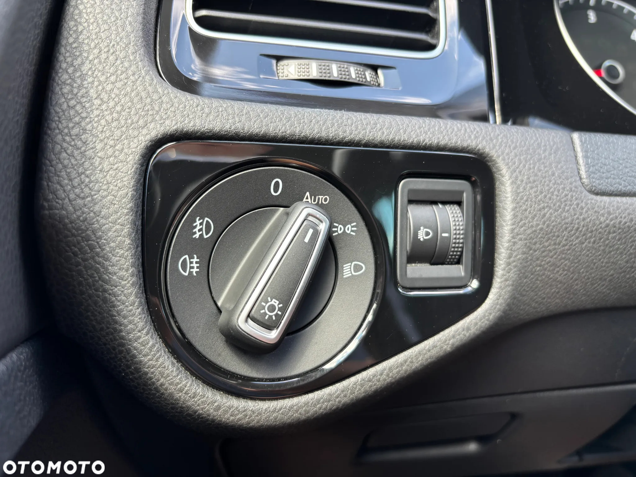 Volkswagen Golf Variant 1.6 TDI BlueMotion Technology DSG Cup - 28