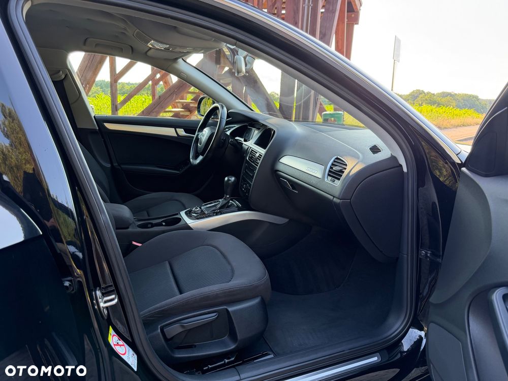 Audi A4 Avant 3.0 TDI DPF clean diesel quattro tiptron Attraction - 12