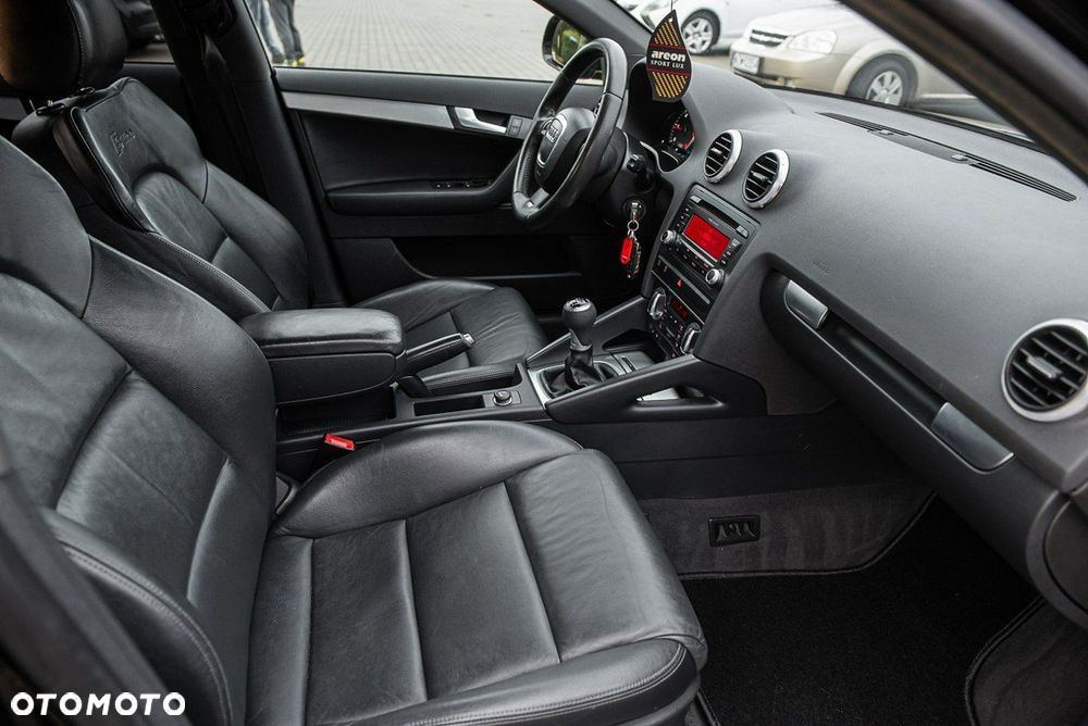 Audi A3 Sportback 2.0 TDI S line Sportpaket plus - 10