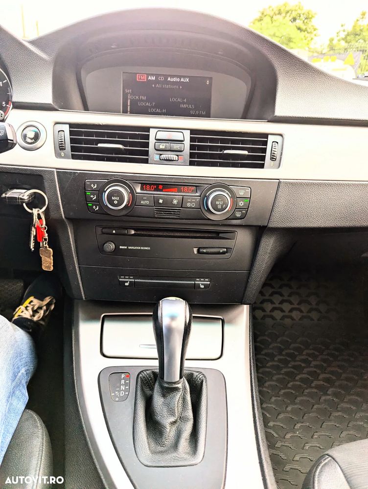 BMW Seria 3 320d xDrive DPF Aut. Edition Fleet Lifestyle - 3