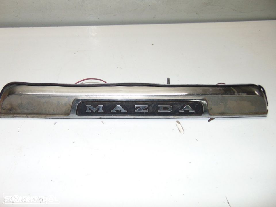 Mazda 818 carrinha puxador da mala - 1
