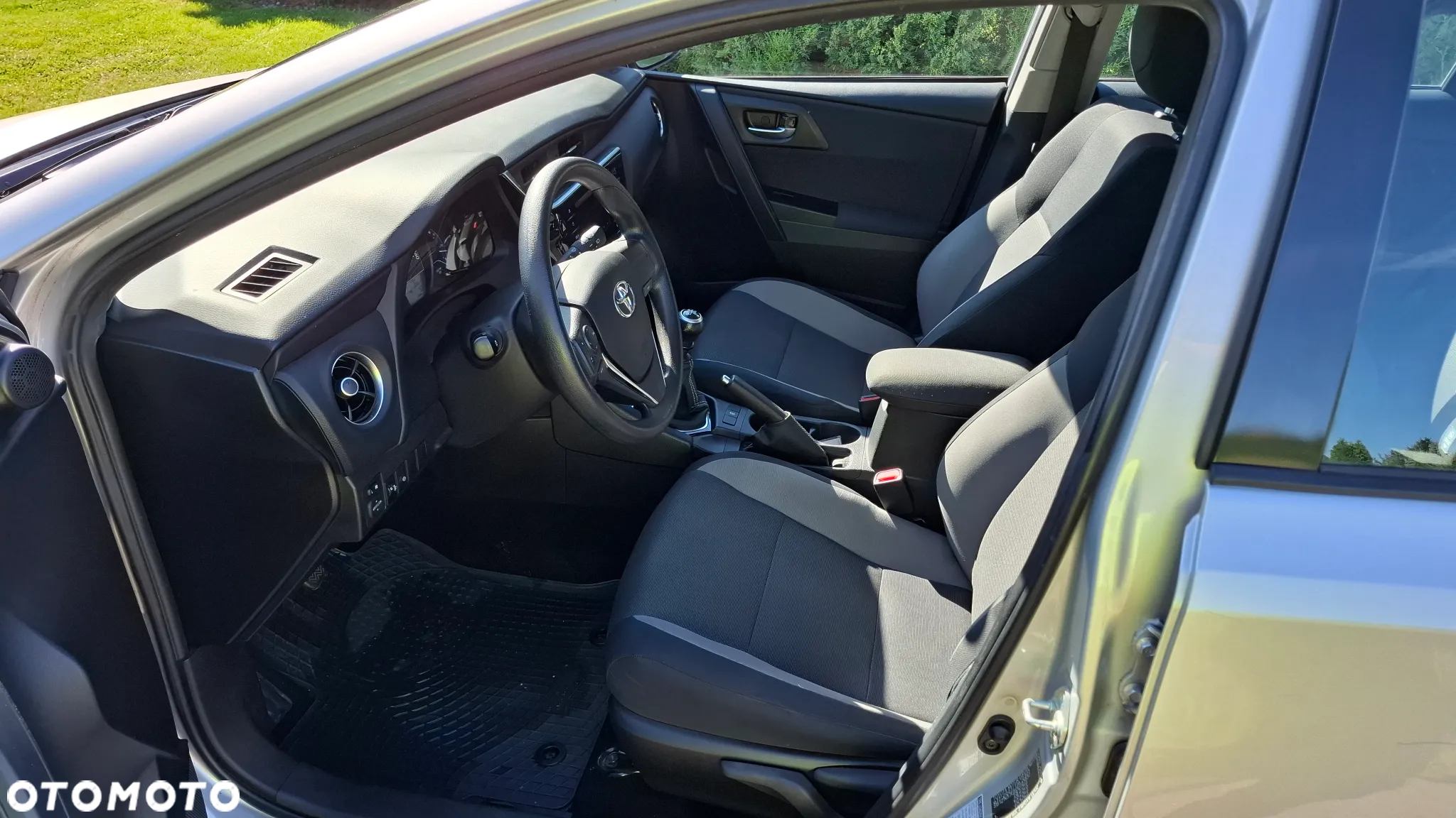 Toyota Auris 1.4 D-4D Active - 6