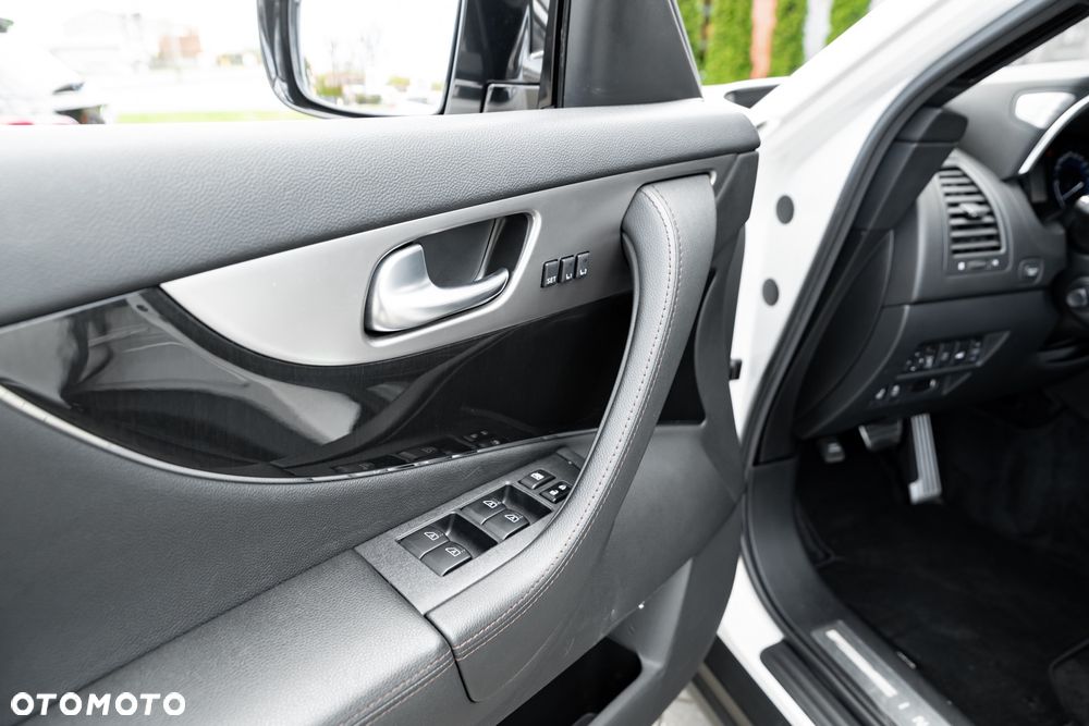 Infiniti QX70 3.0d S - 17