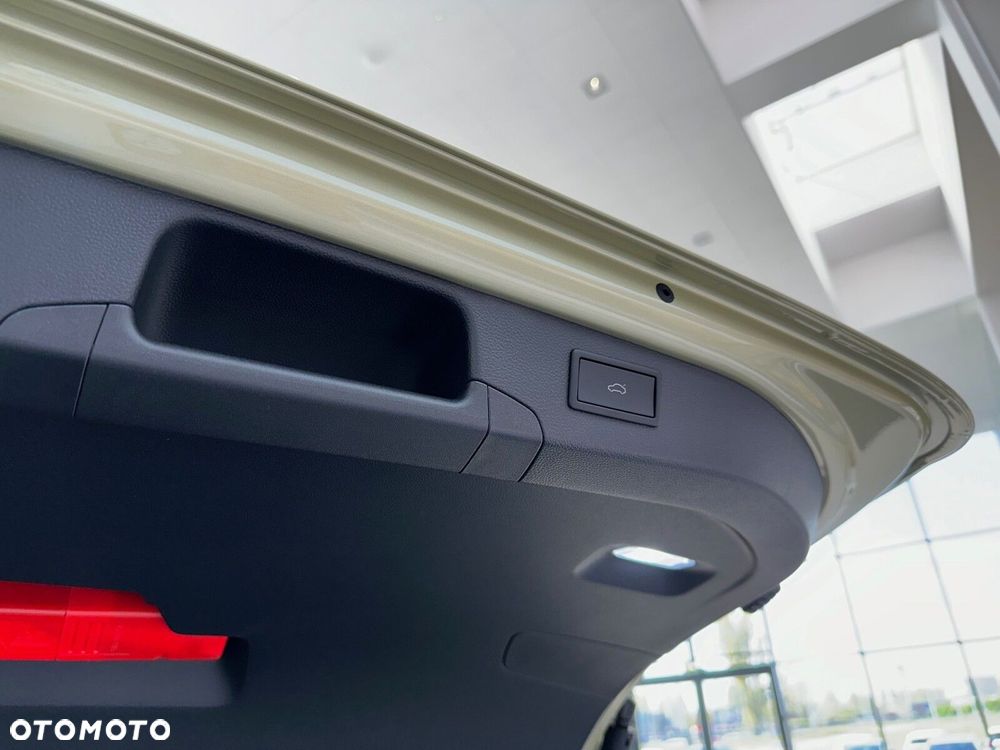 Skoda Superb 2.0 TDI SCR 4x4 L&K DSG - 15