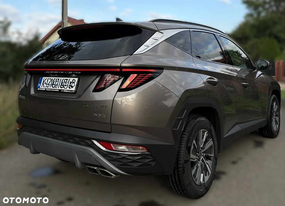 Hyundai Tucson 1.6 T-GDi HEV Executive 2WD - 25