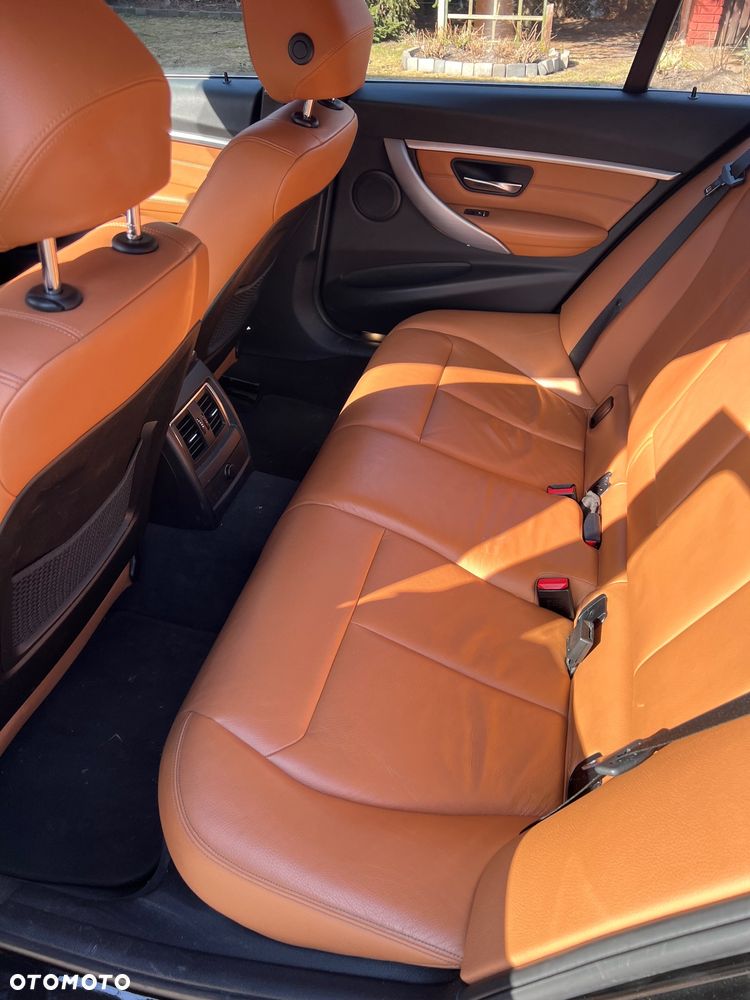 BMW Seria 3 330i xDrive Luxury Line - 14