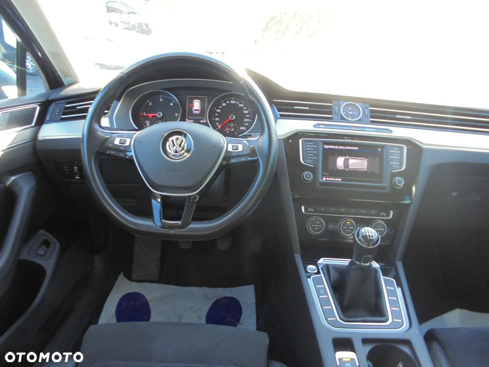 Volkswagen Passat Variant 2.0 TDI SCR BlueMotion Highline - 11