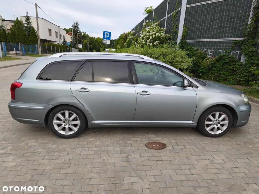 Toyota Avensis 1.8 VVT-i Luna - 4